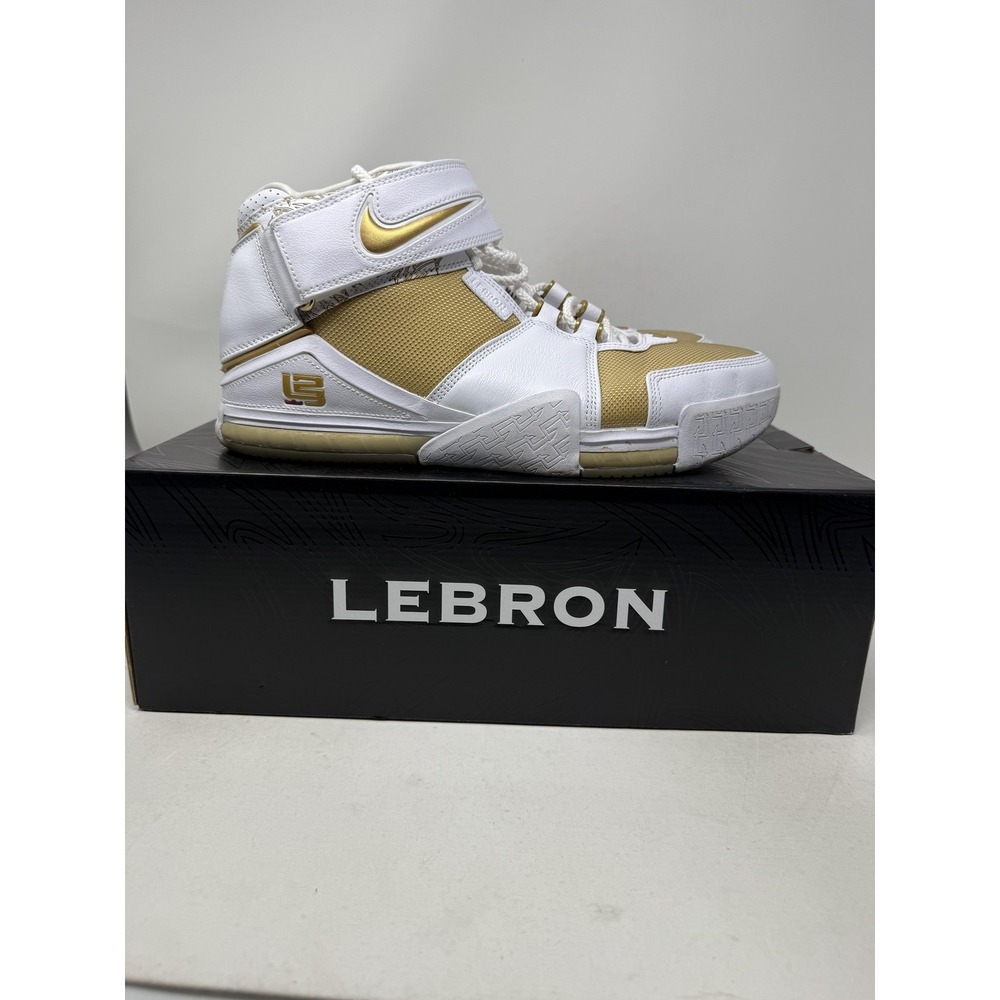 Nike Zoom LeBron II Shoes Mens Size 12 White Metallic Gold Basketball DJ4892-100